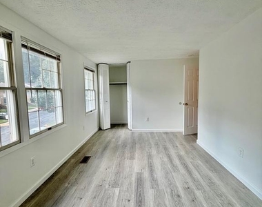 1234 Elm Grove Circle - Photo Thumbnail 17