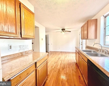 1234 Elm Grove Circle - Photo Thumbnail 5