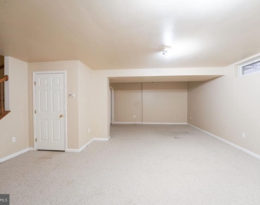 303 Highland Ridge Avenue - Photo Thumbnail 10