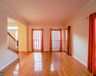 303 Highland Ridge Avenue - Photo Thumbnail 7