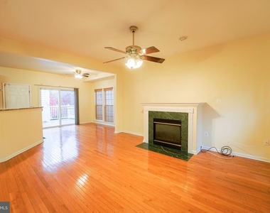 303 Highland Ridge Avenue - Photo Thumbnail 2