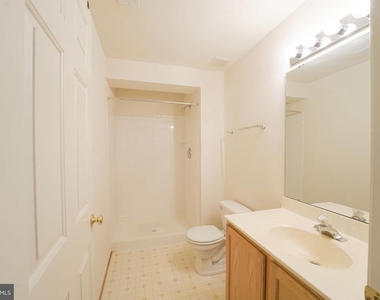303 Highland Ridge Avenue - Photo Thumbnail 13