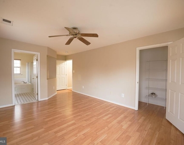 303 Highland Ridge Avenue - Photo Thumbnail 14
