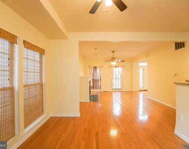 303 Highland Ridge Avenue - Photo Thumbnail 3