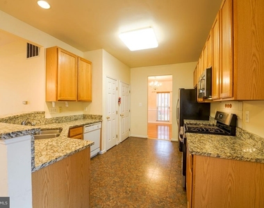 303 Highland Ridge Avenue - Photo Thumbnail 5