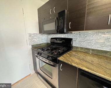 10201 Grosvenor Place - Photo Thumbnail 10