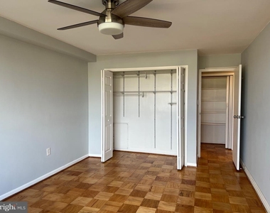 10201 Grosvenor Place - Photo Thumbnail 24