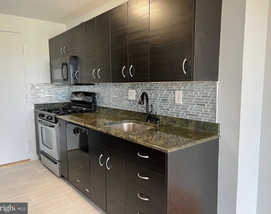 10201 Grosvenor Place - Photo Thumbnail 9