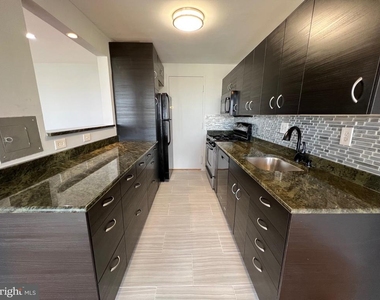 10201 Grosvenor Place - Photo Thumbnail 8