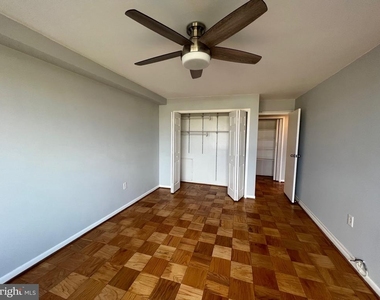 10201 Grosvenor Place - Photo Thumbnail 23