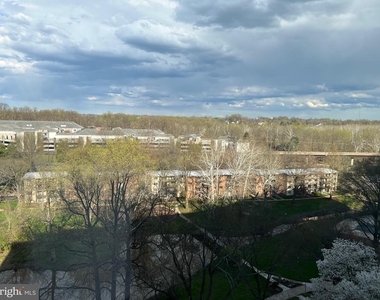 10201 Grosvenor Place - Photo Thumbnail 33