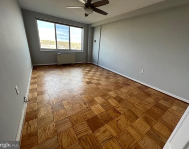 10201 Grosvenor Place - Photo Thumbnail 20