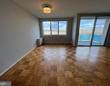 10201 Grosvenor Place - Photo Thumbnail 29