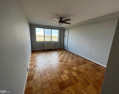10201 Grosvenor Place - Photo Thumbnail 22