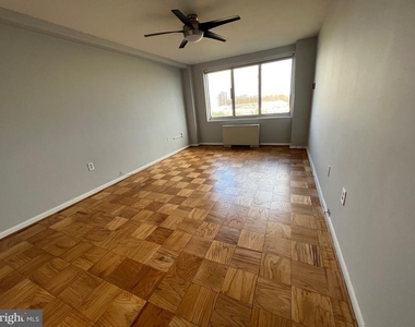 10201 Grosvenor Place - Photo Thumbnail 18