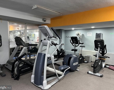 10201 Grosvenor Place - Photo Thumbnail 47