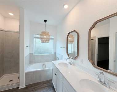 928 Legends Ln - Photo Thumbnail 19