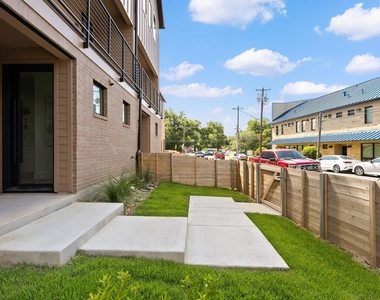 3528 Gonzales St - Photo Thumbnail 4