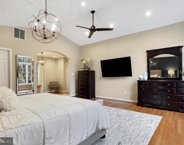 7312 Burdette Court - Photo Thumbnail 7