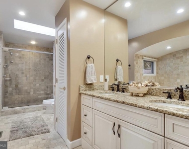 7312 Burdette Court - Photo Thumbnail 8