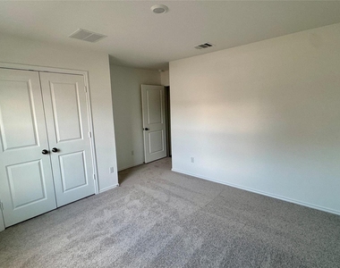 1541 Boggy Creek Ranch Rd - Photo Thumbnail 27