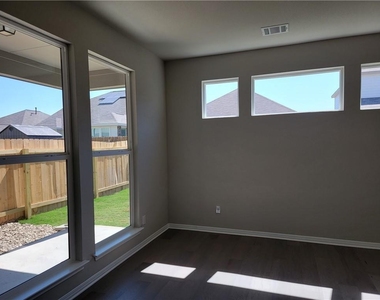 12813 Gilliland Ln - Photo Thumbnail 10