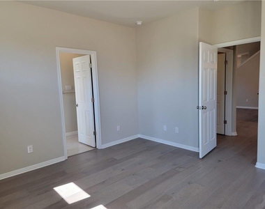 12813 Gilliland Ln - Photo Thumbnail 12
