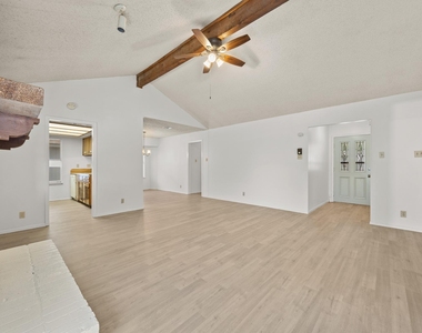 800 E Central Dr - Photo Thumbnail 7