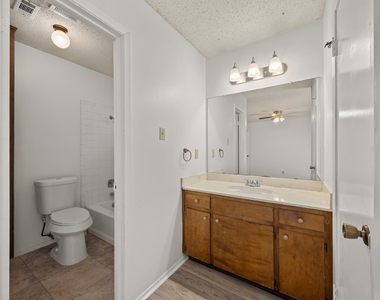 800 E Central Dr - Photo Thumbnail 14