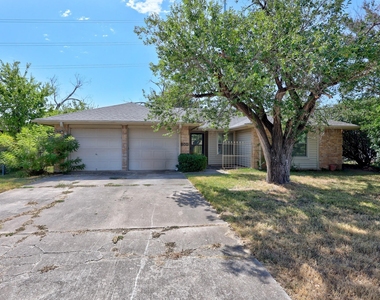 800 E Central Dr - Photo Thumbnail 2