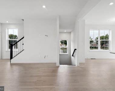 4515 Bathgate Court - Photo Thumbnail 9