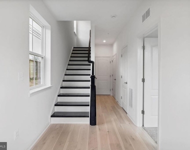 4515 Bathgate Court - Photo Thumbnail 5