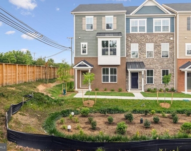 4515 Bathgate Court - Photo Thumbnail 3