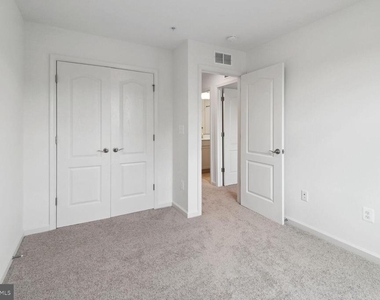 4515 Bathgate Court - Photo Thumbnail 24