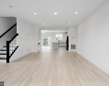4515 Bathgate Court - Photo Thumbnail 10