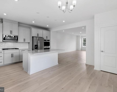 4515 Bathgate Court - Photo Thumbnail 13