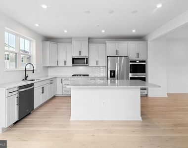 4515 Bathgate Court - Photo Thumbnail 17