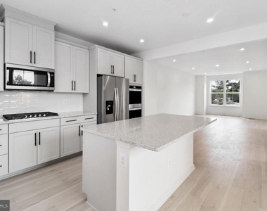 4515 Bathgate Court - Photo Thumbnail 14
