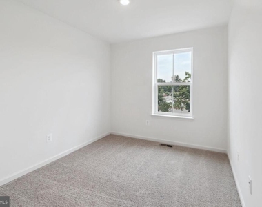 4515 Bathgate Court - Photo Thumbnail 21
