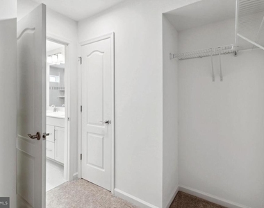 4515 Bathgate Court - Photo Thumbnail 32