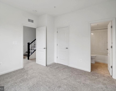 4515 Bathgate Court - Photo Thumbnail 27