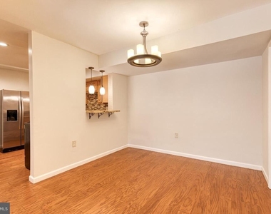 10564 Cross Fox Lane - Photo Thumbnail 5