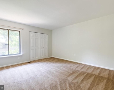 10564 Cross Fox Lane - Photo Thumbnail 13