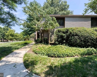 10564 Cross Fox Lane - Photo Thumbnail 1