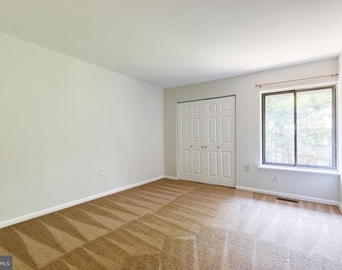 10564 Cross Fox Lane - Photo Thumbnail 12