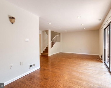 10564 Cross Fox Lane - Photo Thumbnail 2