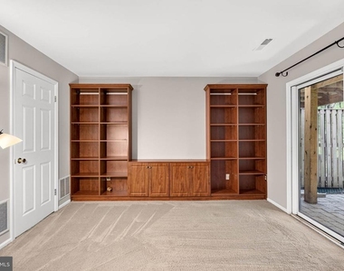 6311 Wind Rider Way - Photo Thumbnail 6