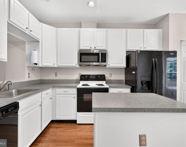 6311 Wind Rider Way - Photo Thumbnail 20