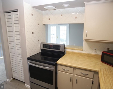 1709 Crimson Tree Way - Photo Thumbnail 12