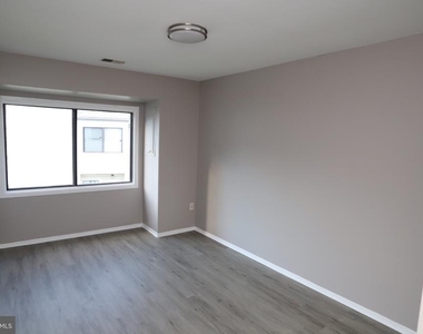 1709 Crimson Tree Way - Photo Thumbnail 9